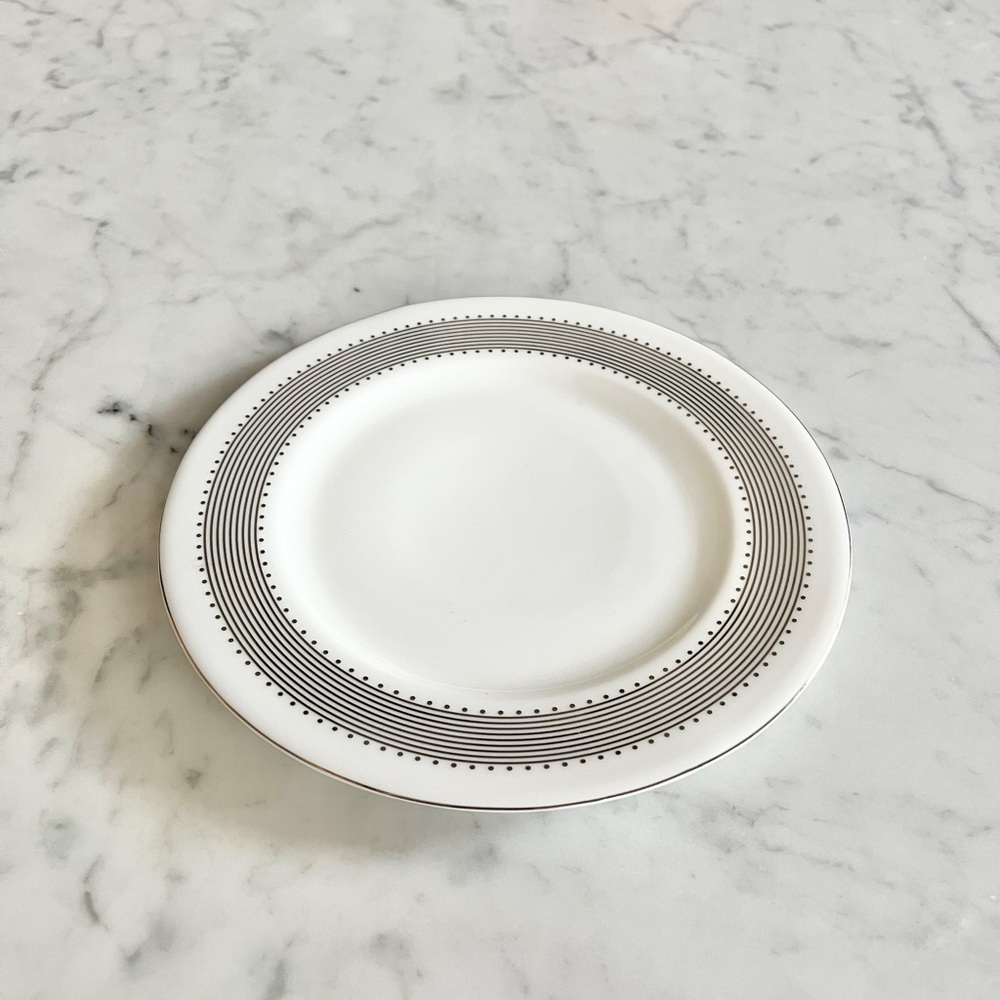 Wedgwood Bone China Vera Wang Platinum Grosgrain Hors d’Oeuvres Plate